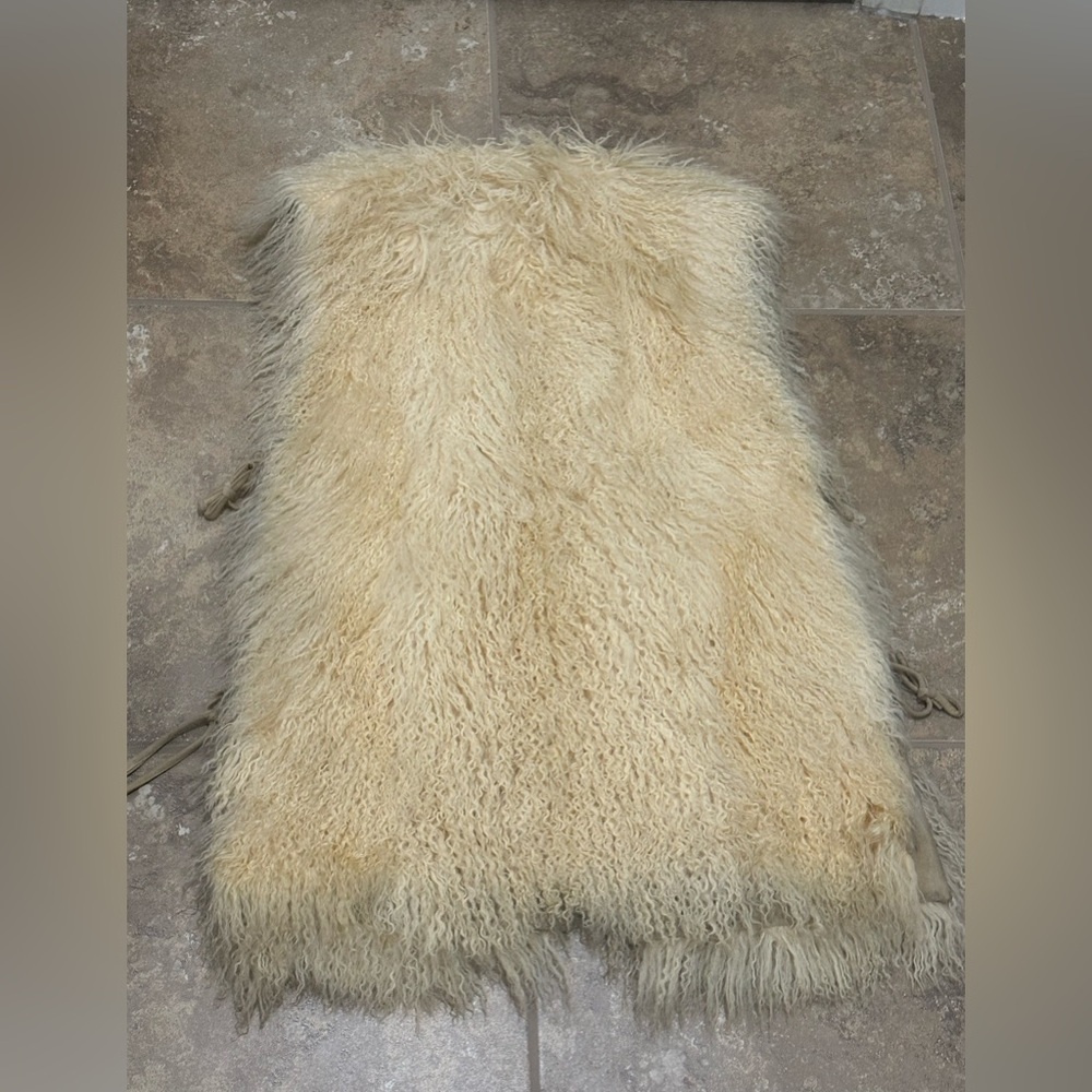 Mongolian Sheep Fur Vest - Picture 8 of 9